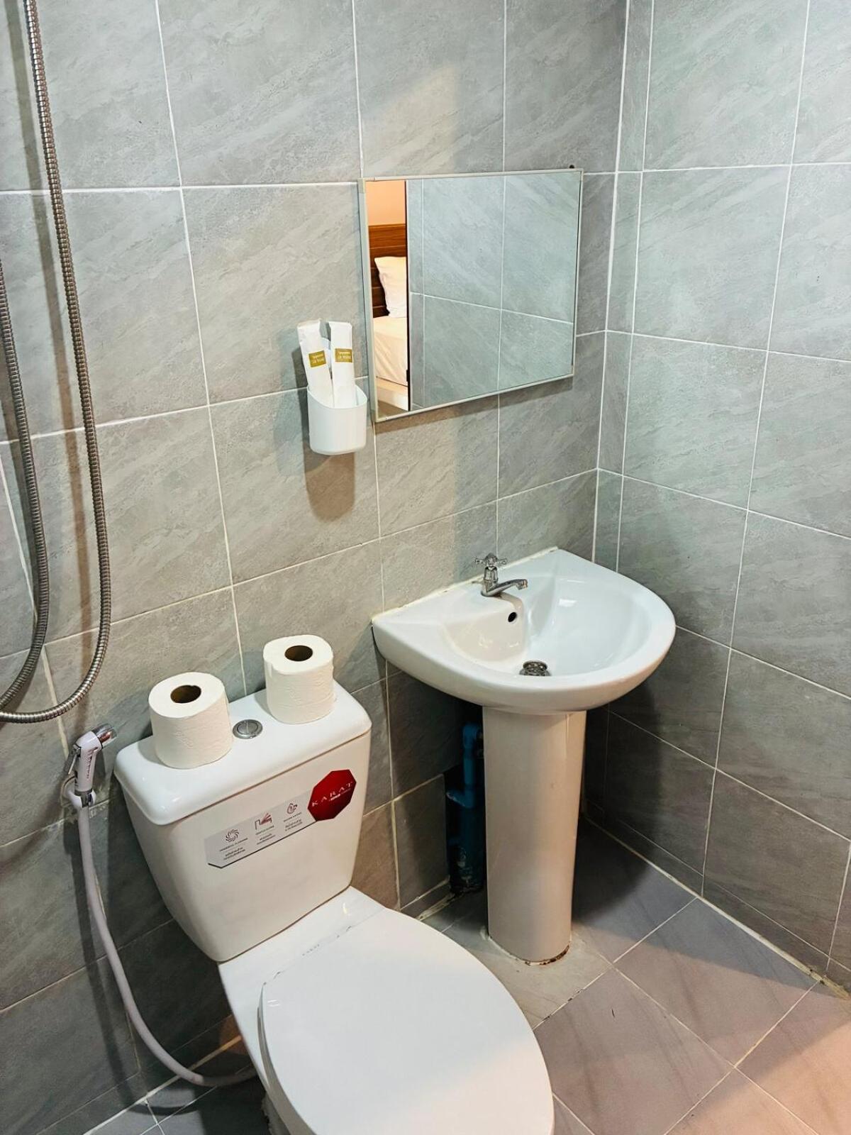 Apartment Wat Sawang Arom 23